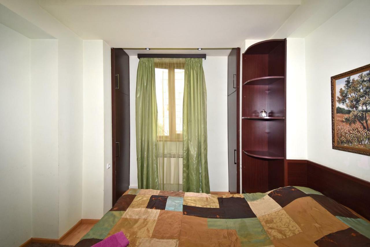 Apartments In Center Of Yerevan,Koghbatsi 1A Street Esterno foto